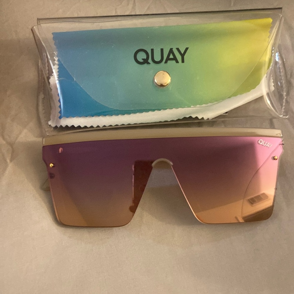 Quay Sun Glasses Reflective